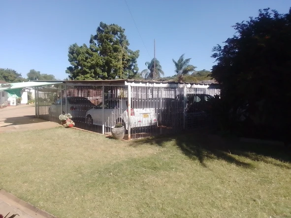 2 Bedroom Flat & Apartment